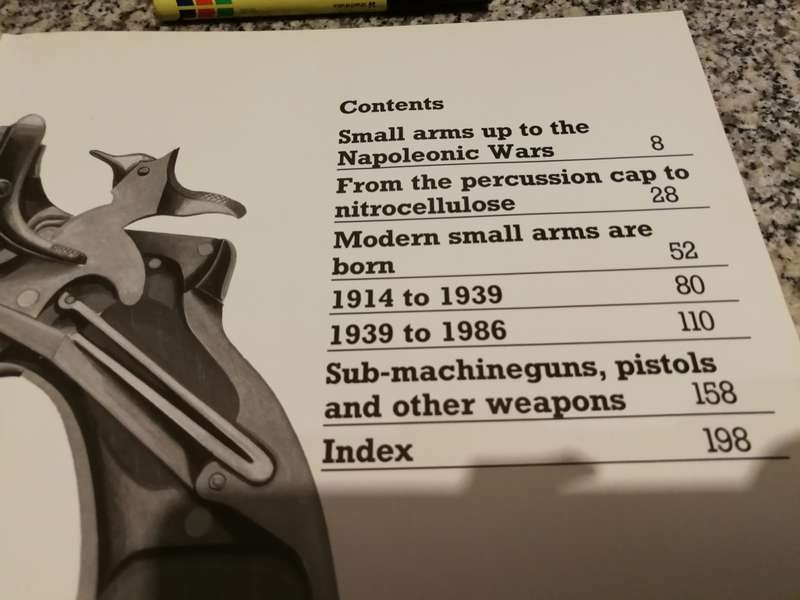THE NEW ENCYCLOPEDIA OF HANDGUNS CHRISTOPHER CHANT  ( Please note damage to spine ) guns weapons