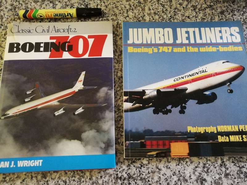 2 Books JUMBO JETLINERS Boeing 747 Mike Savage plus BOEING 707 Alan J Wright ( aviation aircraft )