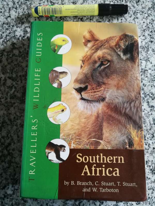 TRAVELLERS WILDLIFE GUIDES SOUTHERN AFRICA BILL BRANCH et al including Birds Reptiles and Mammals
