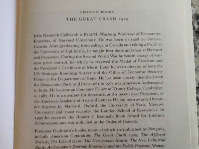 THE GREAT CRASH 1929 JOHN KENNETH GALBRAITH The Classic Study of that disaster ( economics )