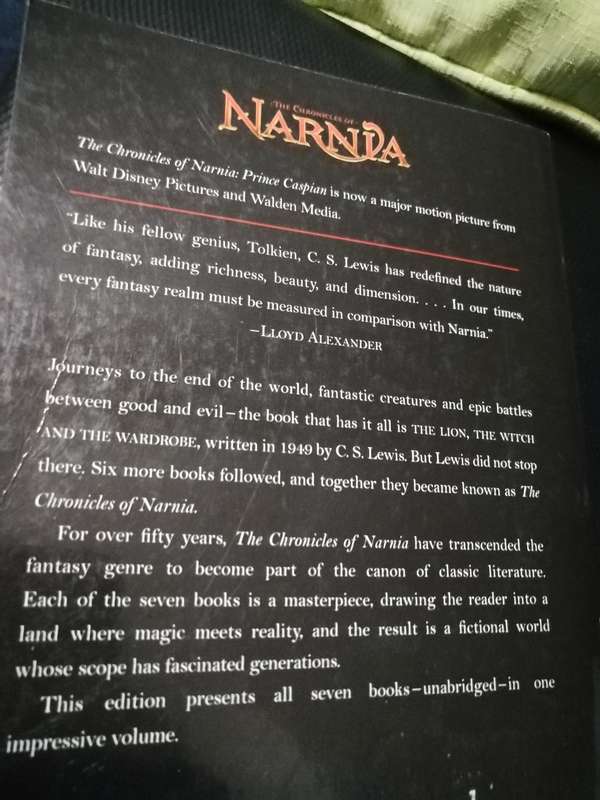 THE CHRONICLES OF NARNIA C S LEWIS ( All Seven Chronicles in one Book ) Softcover