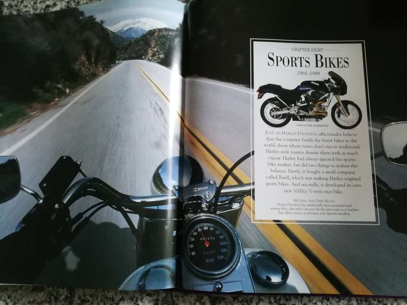 ULTIMATE HARLEY DAVIDSON  HUGO WILSON A DK Book A visual history from 1920  (  Motorcycles bikes