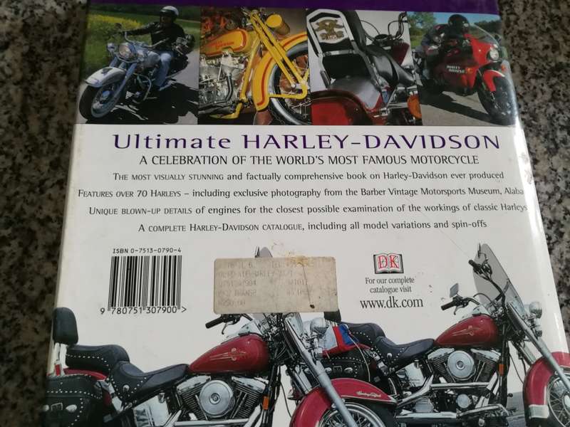 ULTIMATE HARLEY DAVIDSON  HUGO WILSON A DK Book A visual history from 1920  (  Motorcycles bikes