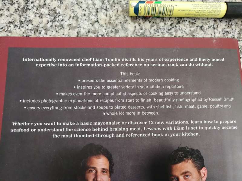 LESSONS WITH LIAM LIAM TOMLIN A Professional chef in your kitchen ( cookbook cooking )