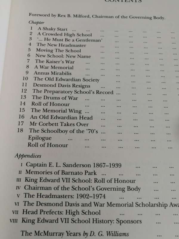 STRENUE THE STORY OF KING EDWARD SCHOOL  A P CARTWRIGHT Supplemented by D G WILLIAMS