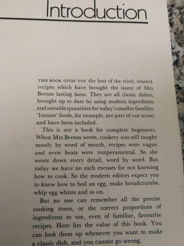 Mrs BEETON`S FAROURITE RECIPES Edited by MAGGIE BLACK  1976  ( Mrs Beeton ) cookbook