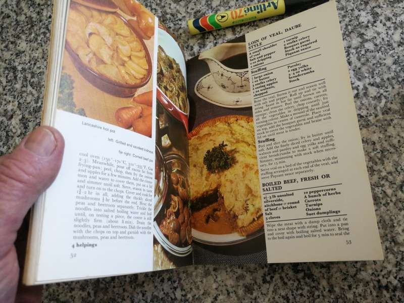 Mrs BEETON`S FAROURITE RECIPES Edited by MAGGIE BLACK  1976  ( Mrs Beeton ) cookbook