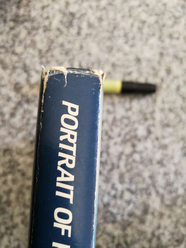 PORTRAIT OF PLETTENBERG BAY SIGNED  by  PATRICIA STORRAR   ( Second Revised Edition 1982 )
