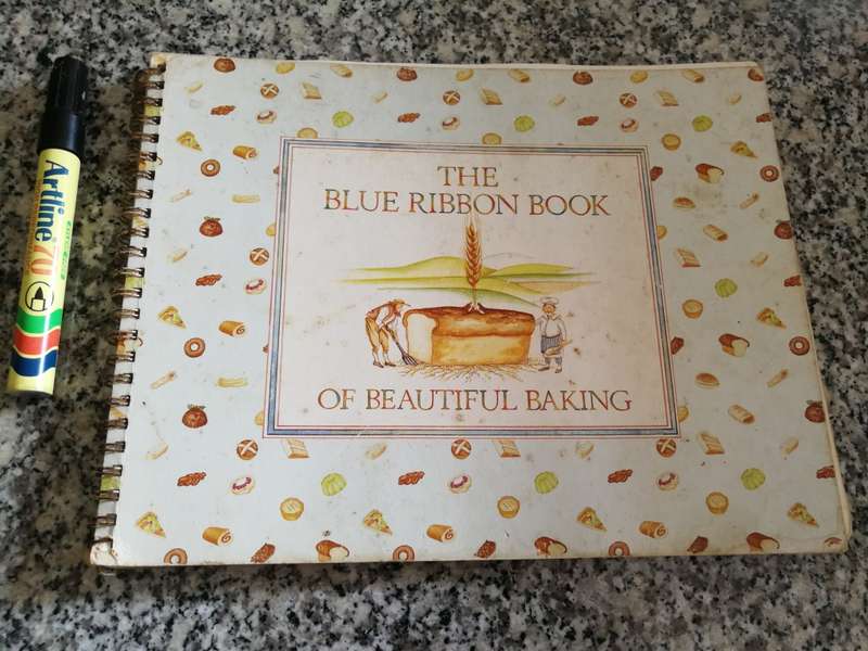 THE BLUE RIBBON BOOK OF BEAUTIFUL BAKING compiled by SHELLEY STEVENSON ( please note condition )
