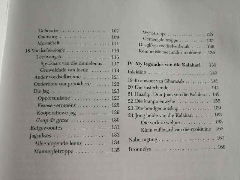 JAGTERS VAN DIE DUINE Die Storie van die KALAHARIELEEU FRITZ ELOFF 2002 Kalahari dorsland