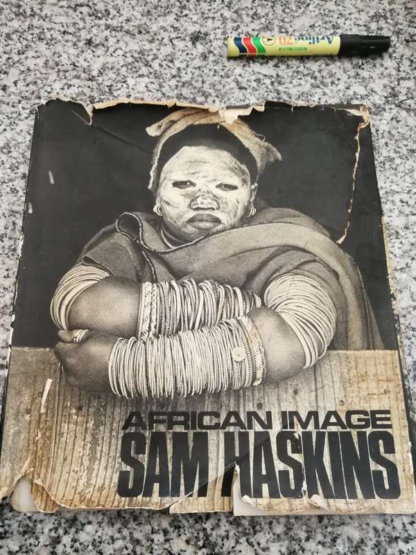 SAM HASKINS AFRICAN IMAGE First published 1967 Black & White photography of Africa