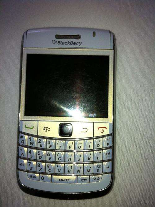 Blackberry 9700 white