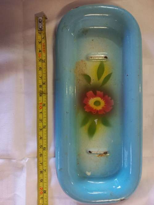Enamel soap holder