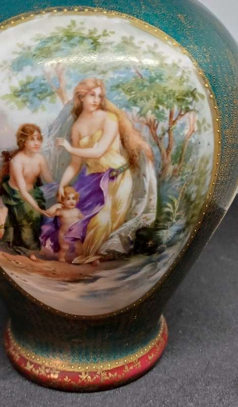 Stunning porcelain piece