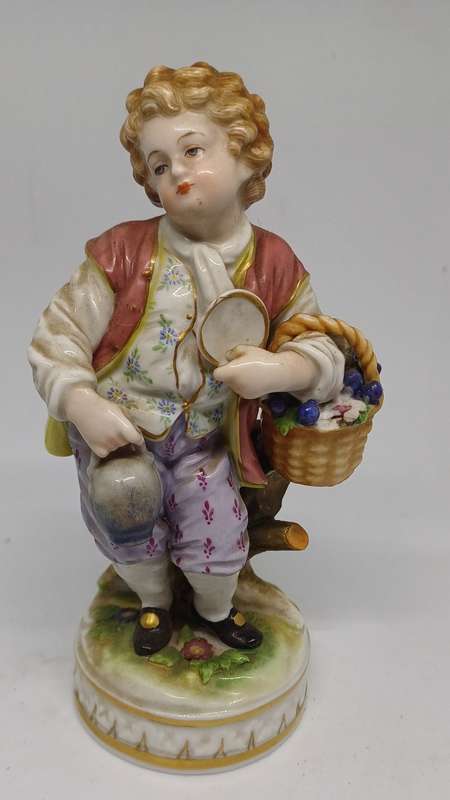 FIGURINE