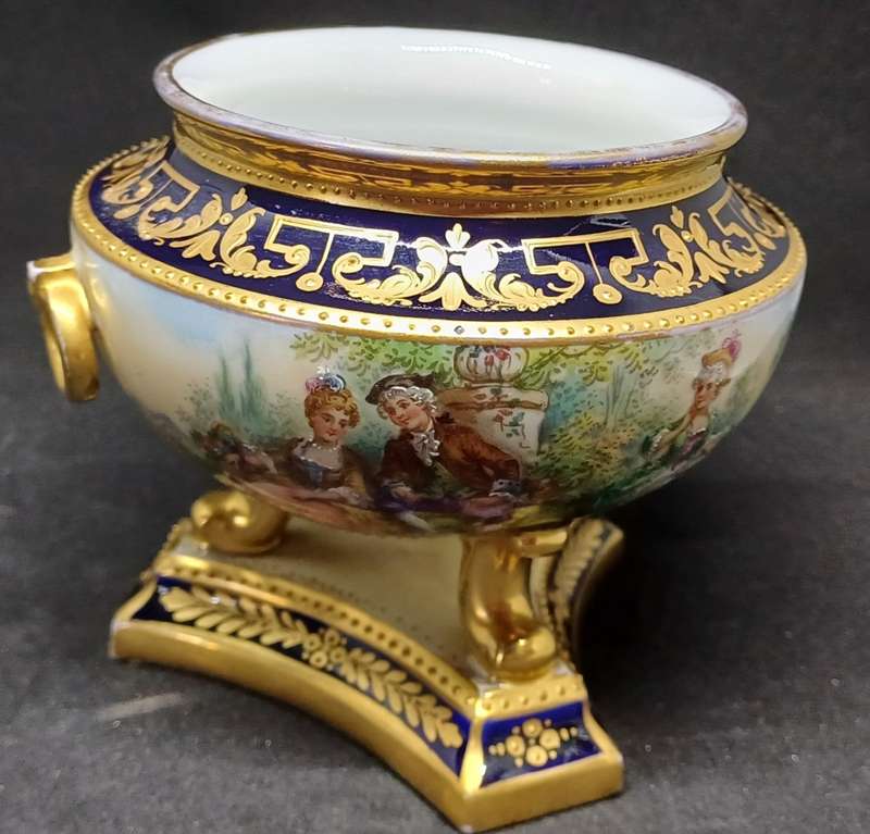 DRESDEN ANTIQUE PIECE
