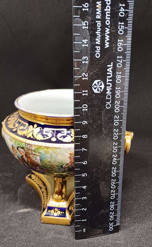 DRESDEN ANTIQUE PIECE