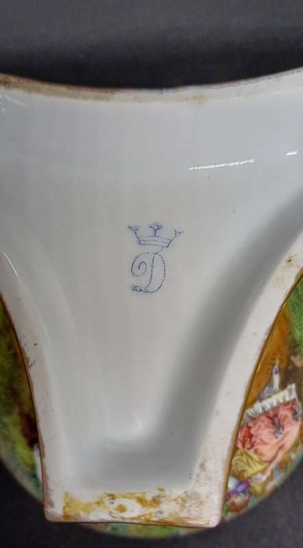 DRESDEN ANTIQUE PIECE