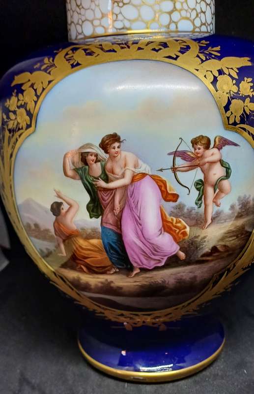 ANTIQUE DRESDEN JAR WITH LID