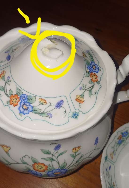 ROYAL ALBERT 1991 HAMLYN- FEW PIECES