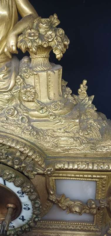 BEAUTIFUL SOLID ANTIQUE CLOCK