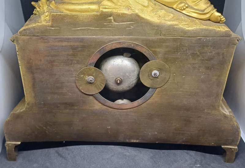 BEAUTIFUL SOLID ANTIQUE CLOCK