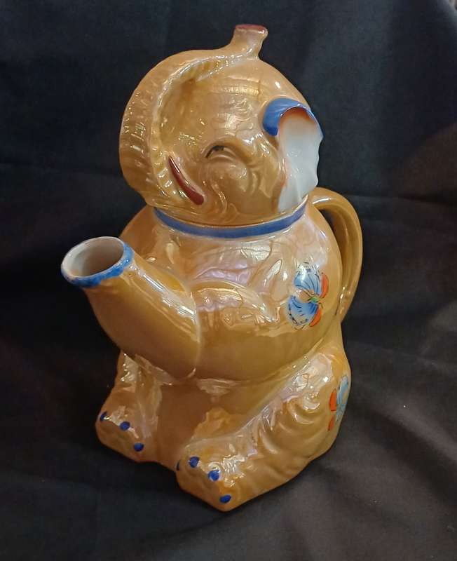 ELEPHANT TEAPOT