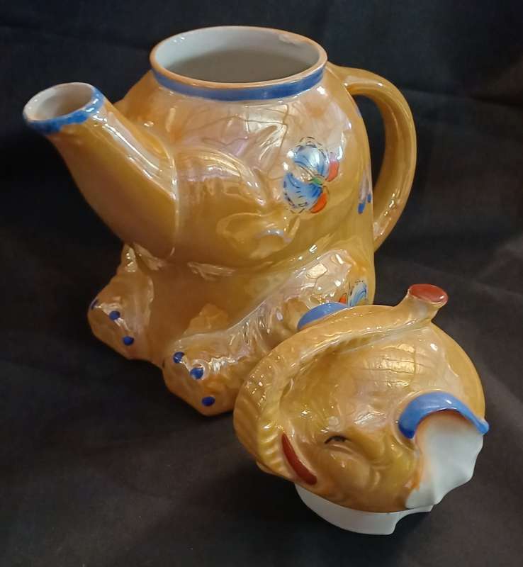 ELEPHANT TEAPOT