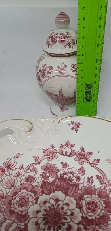 TWO PINK DELFT ITEMS