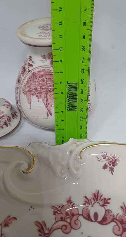 TWO PINK DELFT ITEMS