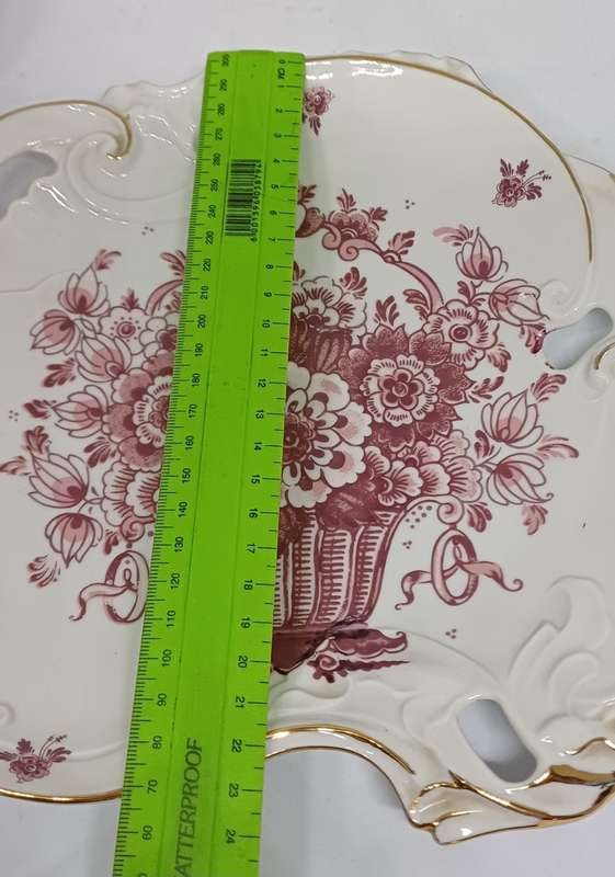 TWO PINK DELFT ITEMS