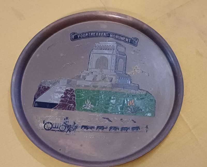 LARGE BRASS TRAY COMMEMORATION OF THE VOORTREKKER MONUMENT