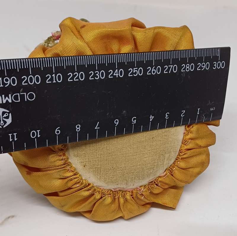 Halfdoll pin holder