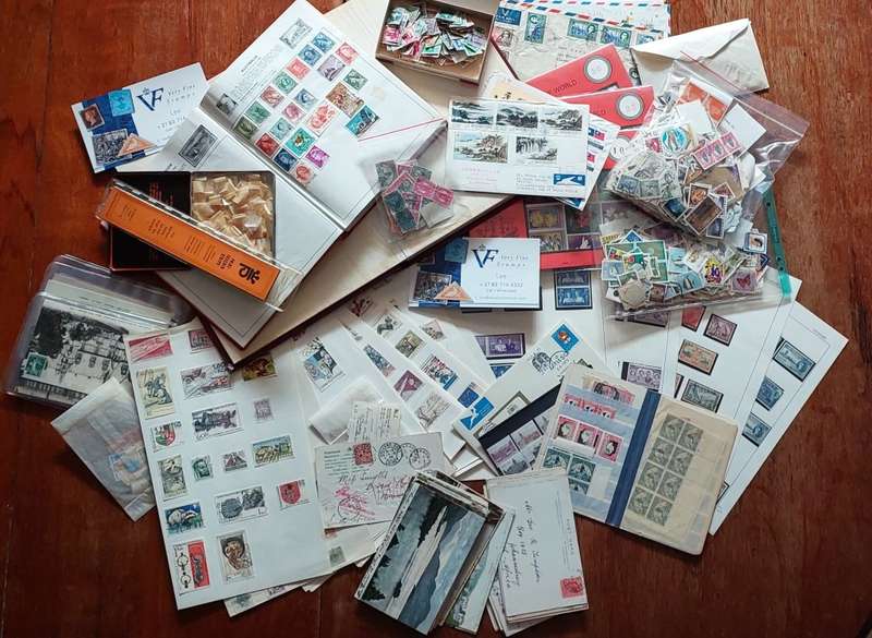 Wonderbox #103, Box full of variety of stamp material