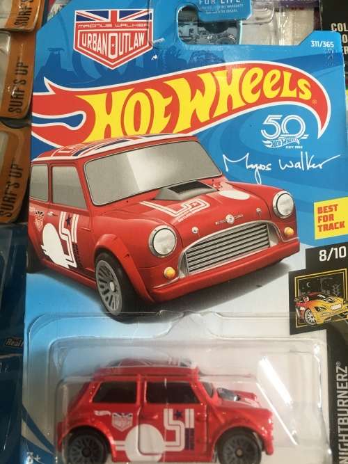 Hot Wheels Mini red 2019 long card