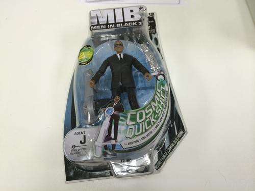 Men in black figure agent J