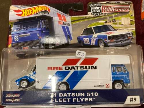 Hot wheels Team transporter Datsun Bluebird