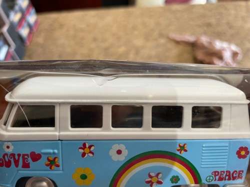 Volkswagen Kombi 1/32 flower power version