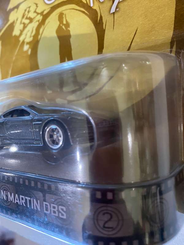 Hot Wheels Retro James Bond Aston Martin Casino Royale