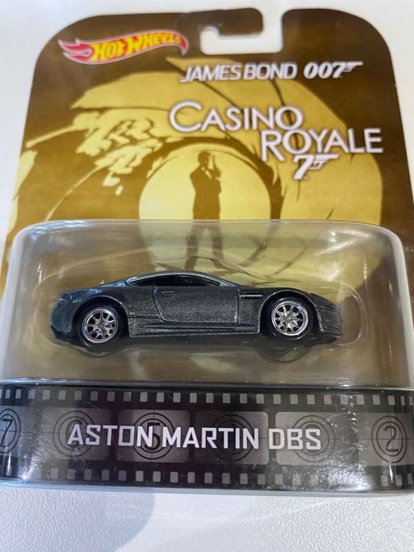 Hot Wheels Retro James Bond Aston Martin Casino Royale