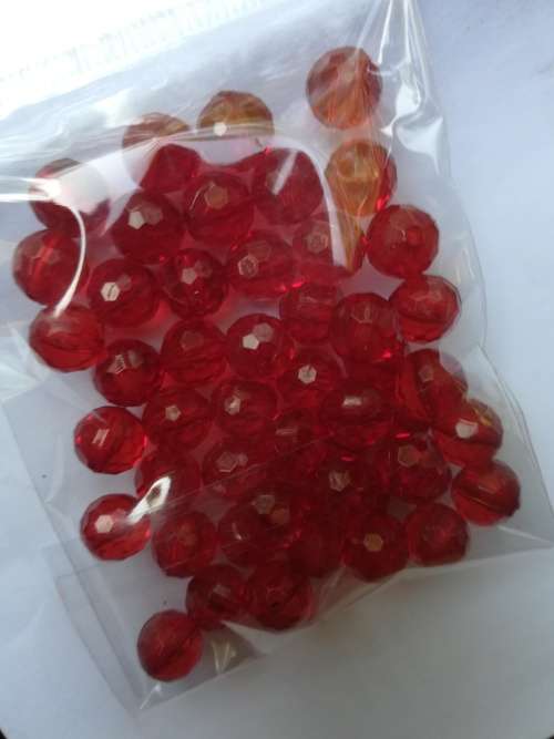 Red 8mm round facetted beads 50pc
