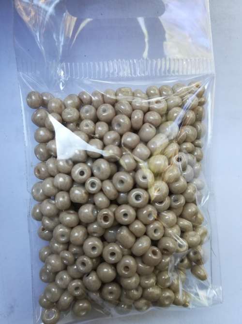Beige Seedbeads (Large)