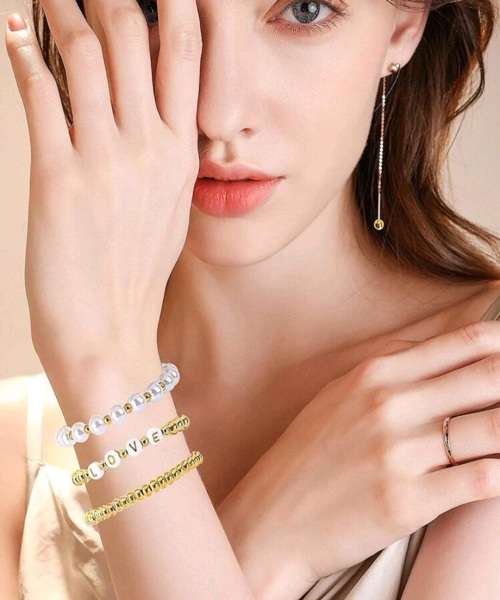 900 Plus pcs DIY Fashionable Beads - for Necklace & Jewelry Making