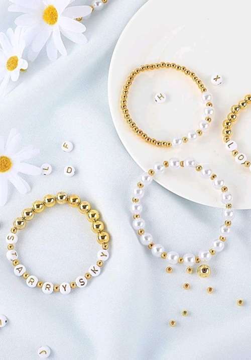 900 Plus pcs DIY Fashionable Beads - for Necklace & Jewelry Making