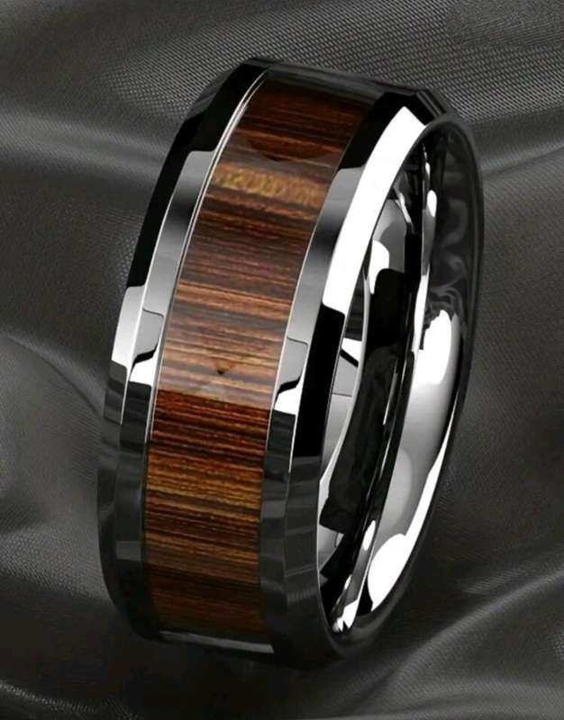 Woodgrain Men`s Wedding Band (8mm) Stainless Steel - Sizes 10 & 11available
