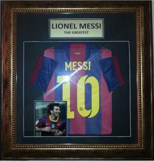 LIONEL MESSI SIGNED BARCELONA JERSEY FRAMED WITH COA