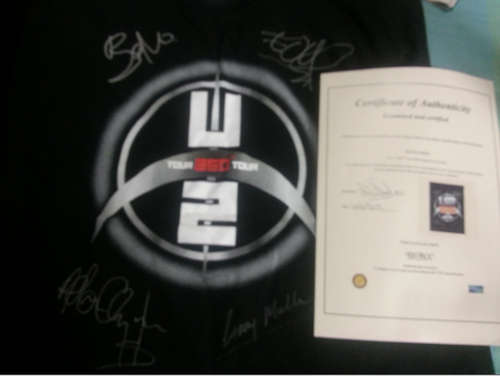 U2 signed 360 Tour t-shirt with COA