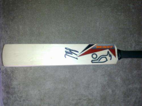 MS Dhoni signed mini bat