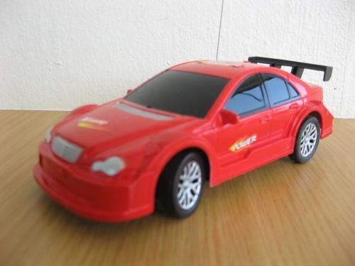 SPORTY RED RADIO CONTROL SALOON CAR