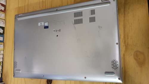Asus VivoBook 15 - Read Description